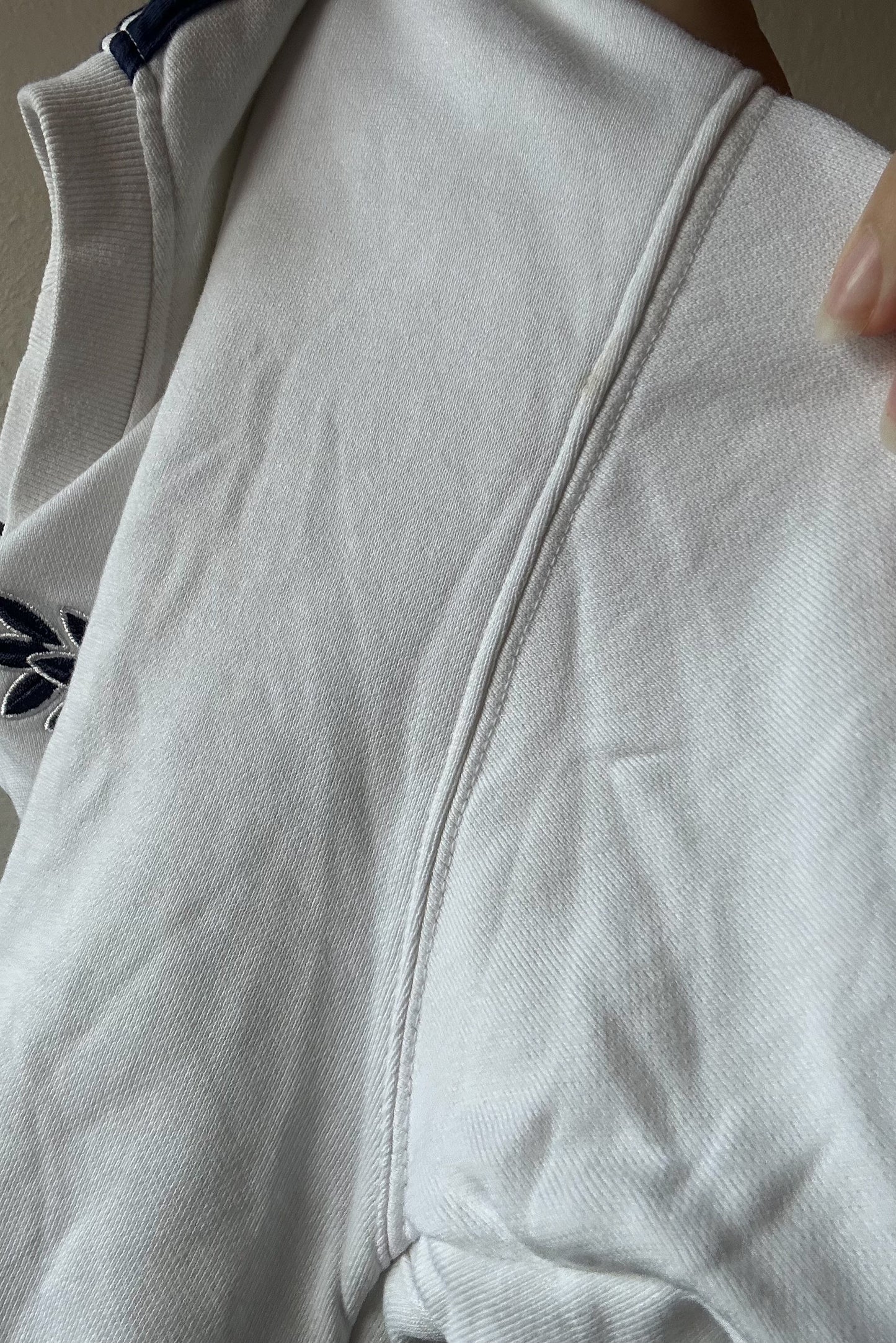 Adidas sweater XS